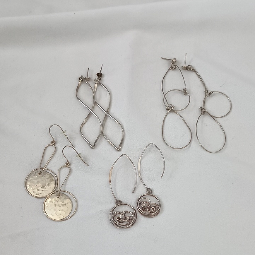 Elegant Silver Earrings Set